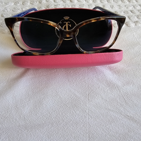 Eyeglasses for women with case - Picture 3 of 5
